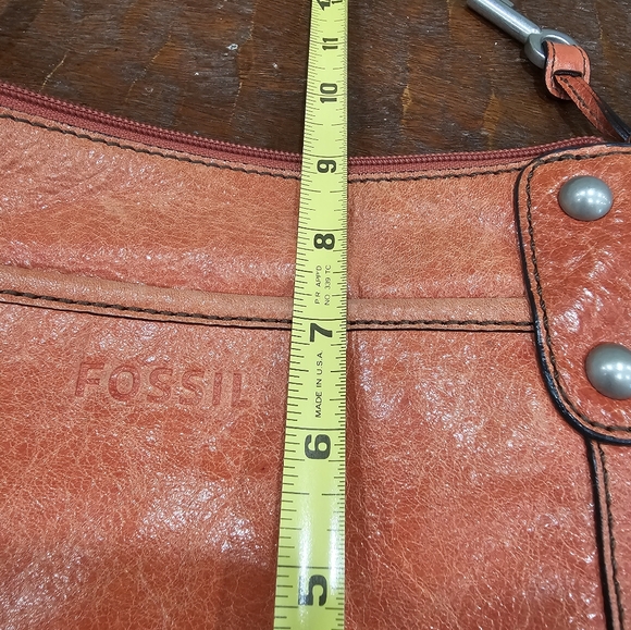 Coral Colored Soft Leather Fossil Bag With Key - Picture 9 of 16